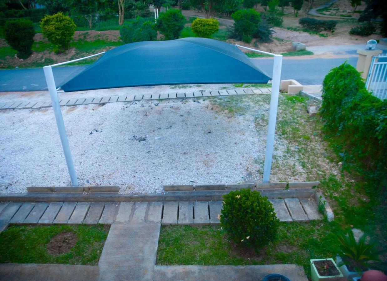 Sanctuary Aparthotel-Ac-Garden- Solar-Wi-Fi -Firepit-Park-Carport ลุซากา ภายนอก รูปภาพ