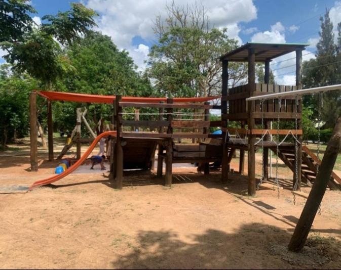Sanctuary Aparthotel-Ac-Garden- Solar-Wi-Fi -Firepit-Park-Carport ลุซากา ภายนอก รูปภาพ